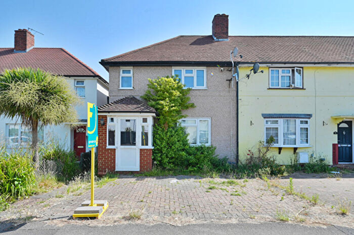 3 Bedroom End Of Terrace House To Rent In Browning Avenue, Worcester Park, KT4