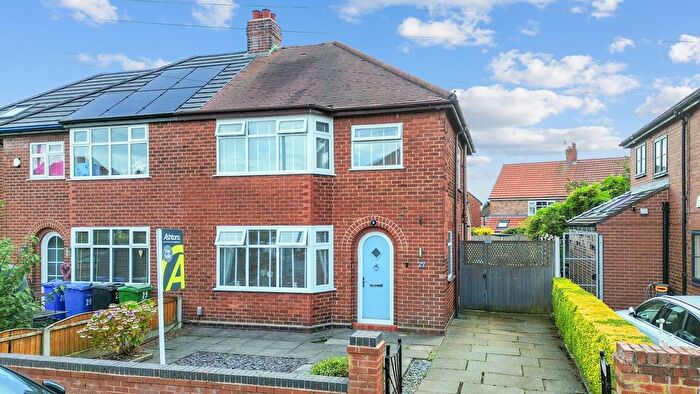 3 Bedroom Semi-Detached House For Sale In Hallows Avenue, Warrington, WA2