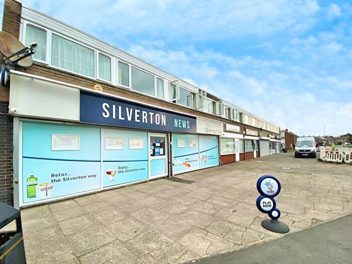 2 Bedroom Flat To Rent In Silverton Way, Wednesfield, Wolverhampton, WV11
