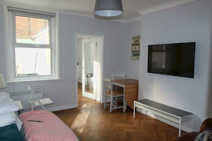 2 Bedroom Flat To Rent In Norwich Avenue, Bournemouth, BH2
