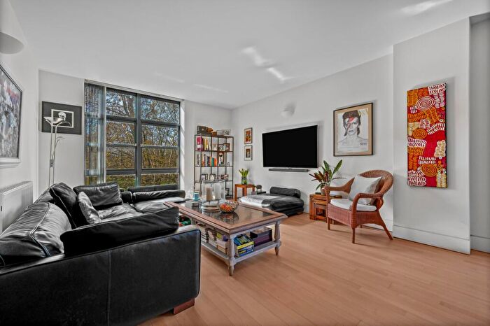 2 Bedroom Flat For Sale In Pilgrim House, Mayflower Street, SE16