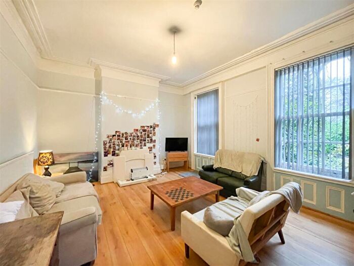 8 Bedroom House To Rent In Ashgate Road, Broomhill, Sheffield, S10