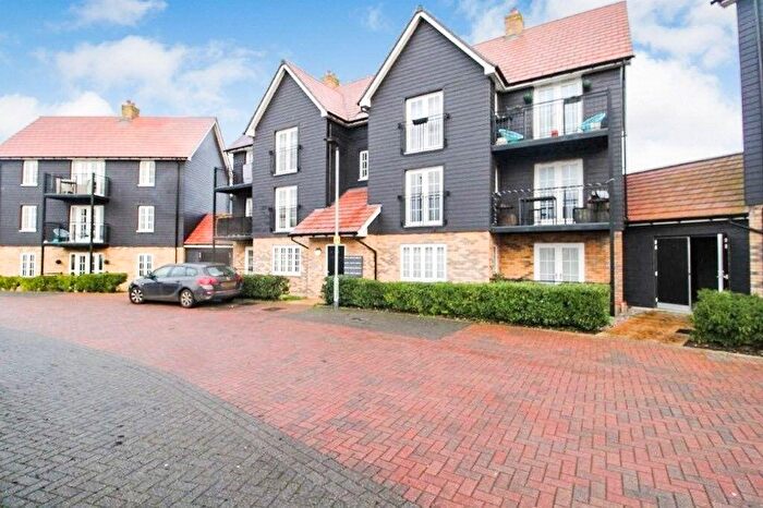 2 Bedroom Apartment For Sale In Tawny Avenue, Bedford, MK42