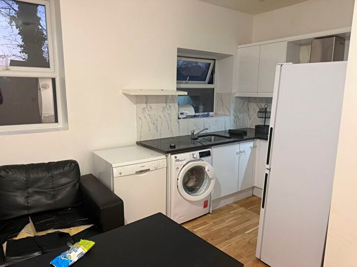 1 Bedroom Flat To Rent In Selhurst Road, London, SE25