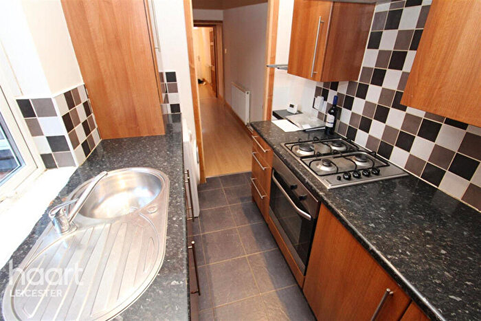3 Bedroom Terraced House For Sale In Dunton Street, Leicester, LE3