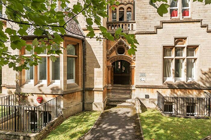 2 Bedroom Apartment To Rent In Bath Road, Reading, RG1