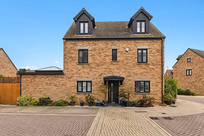 4 Bedroom Detached House For Sale In Woodland Gardens, Maulden, MK45
