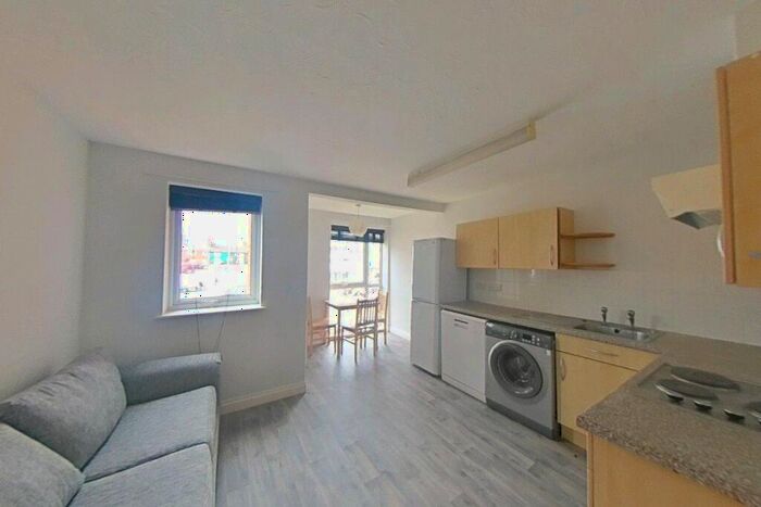 2 Bedroom Apartment To Rent In Sovereign Court, Loughborough, LE11