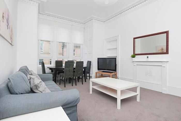 3 Bedroom Flat To Rent In Tay Street, Edinburgh, EH11