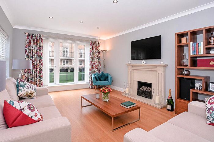 4 Bedroom Apartment To Rent In Melcombe Street, Marylebone, London, NW1