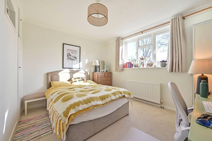 2 Bedroom Flat To Rent In Lake Road, Wimbledon, London, SW19