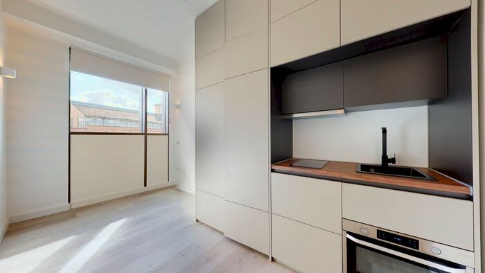 Studio To Rent In George Street, Luton, LU1