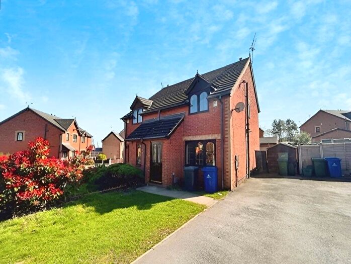 2 Bedroom Semi-Detached House To Rent In Kennington Grove, Edlington, Doncaster, South Yorkshire, DN12