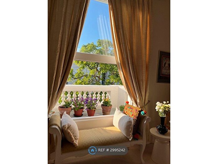 1 Bedroom Flat To Rent In Holland Park Nottinghill, London, W11