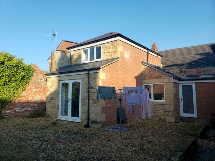 2 Bedroom Private Hall To Rent In A Gilesgate, Durham, DH1