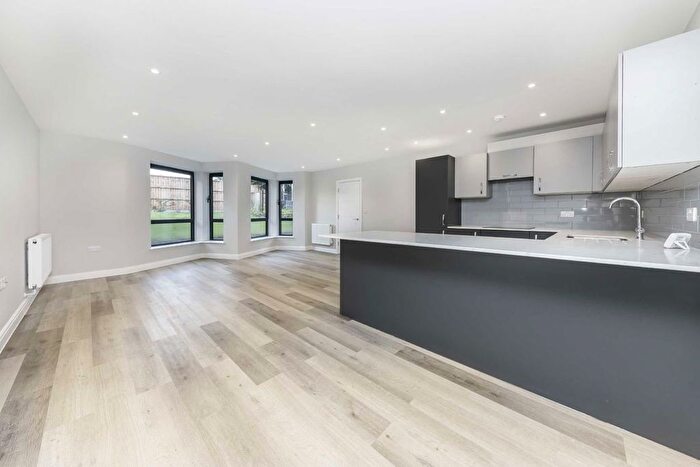 3 Bedroom Flat To Rent In Furness Road, London, NW10