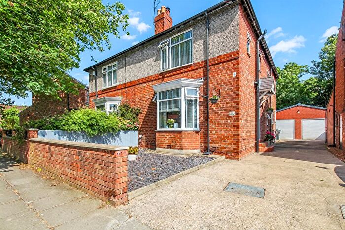 3 Bedroom Semi Detached House For Sale In Bowen Road, Darlington, DL3