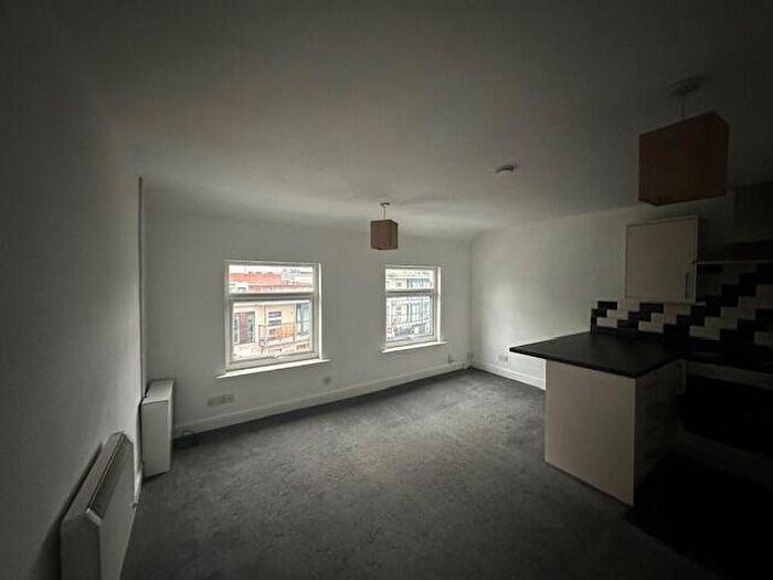 1 Bedroom Flat To Rent In Comberton Hill, DY10