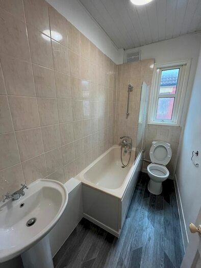1 Bedroom Flat To Rent In Quantock Road, Weston-Super-Mare, BS23