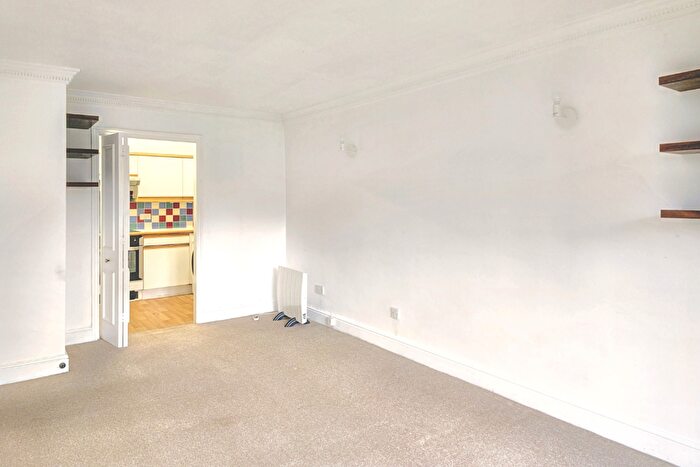1 Bedroom Flat For Sale In Boundary Court, St. Lawrence Road, Canterbury, CT1
