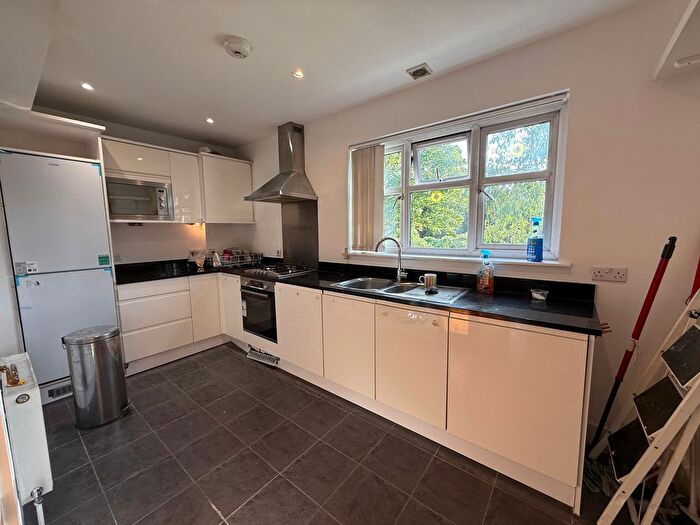 2 Bedroom Flat To Rent In Cornwall Road, Pinner, HA5