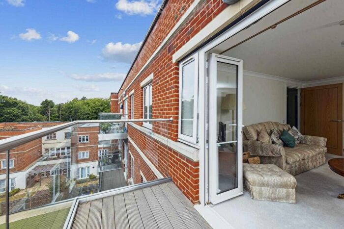 2 Bedroom Retirement Property For Sale In Lynwood Village, Ascot, SL5