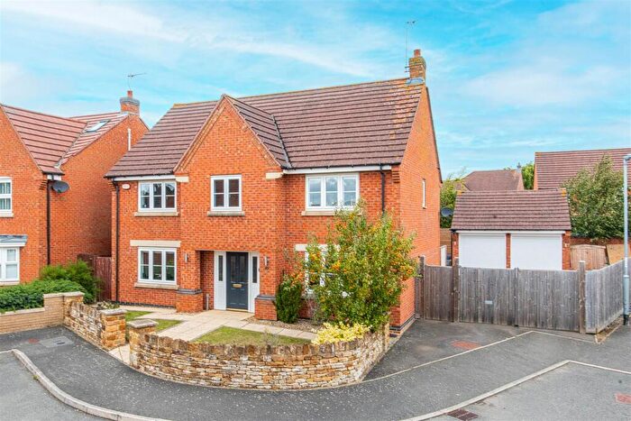 4 Bedroom Detached House For Sale In Robinson Way, Wootton, Northampton, NN4
