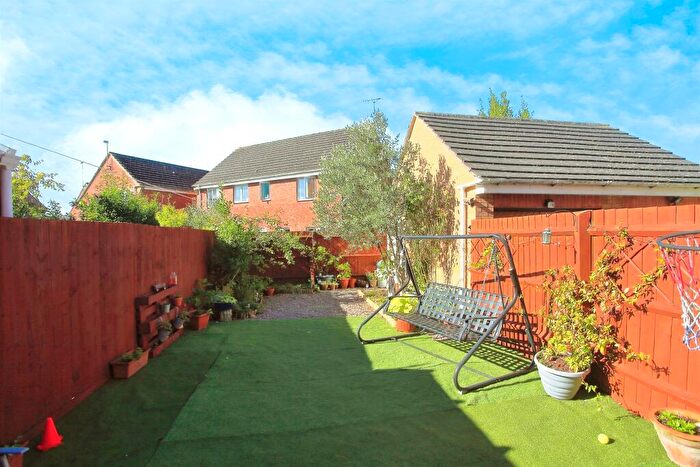 4 Bedroom End Of Terrace House For Sale In Buckthorn Road, Hampton Hargate, Peterborough, PE7