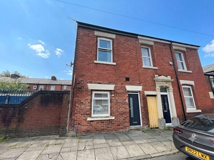 3 Bedroom Semi-detached House For Sale In Elmsley Street, Preston, Lancashire, PR1