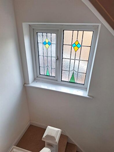 5 Bedroom Property To Rent In Windsor Crescent, Northampton, NN5