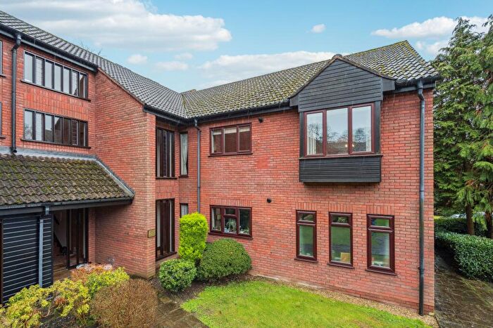 2 Bedroom Apartment For Sale In Little Chalfont, Amersham, HP7