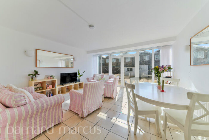 4 Bedroom House To Rent In Fleming Road, London, SE17