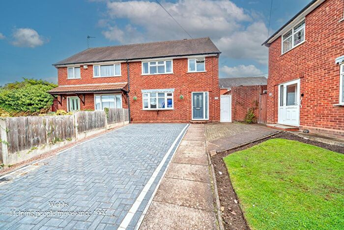 3 Bedroom Semi-Detached House For Sale In Peacock Avenue, Wolverhampton, WV11