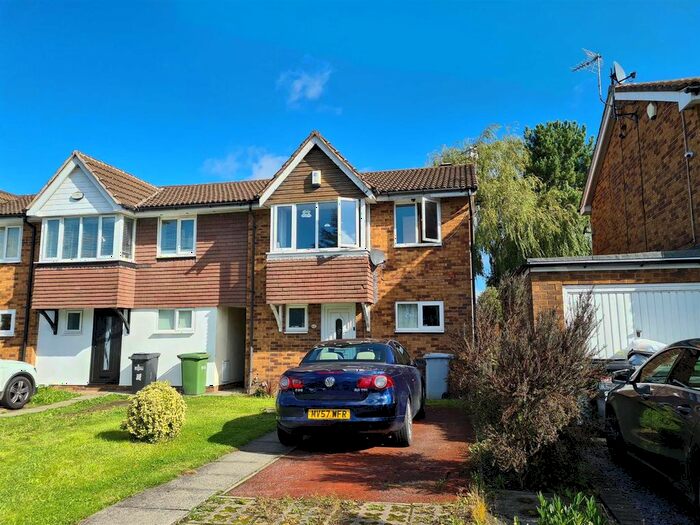 3 Bedroom Property To Rent In Larchwood Drive, Wilmslow, Cheshire, SK9