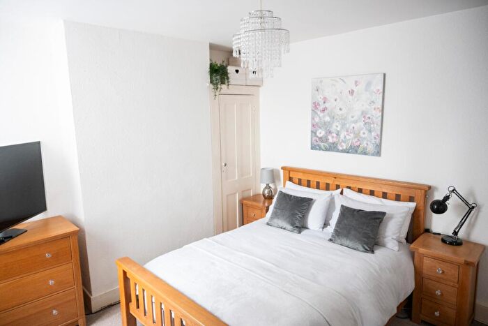 1 Bedroom Flat For Sale In , RG14