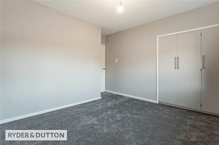 3 Bedroom Semi-Detached House For Sale In Winterford Road, Mossley, OL5