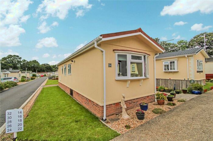 2 Bedroom Garage / Parking For Sale In Church Farm Close, Dibden, Southampton, Hampshire, SO45