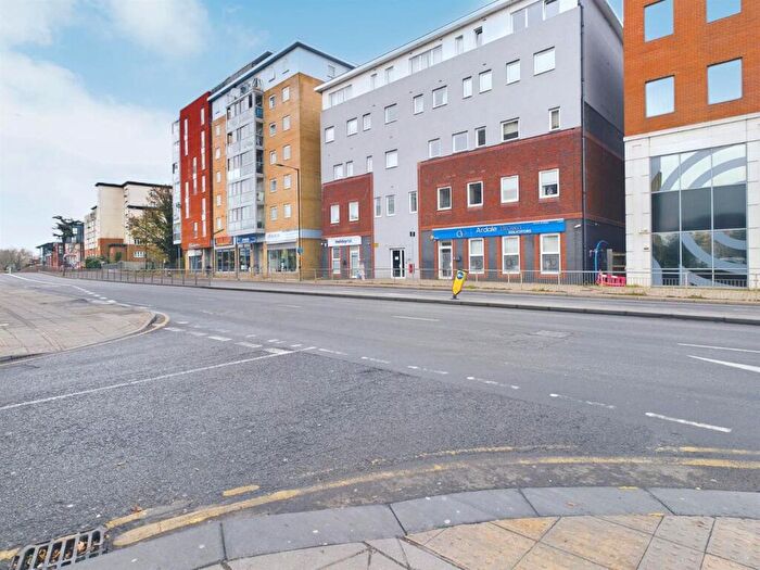 1 Bedroom Apartment For Sale In High Street, Slough, SL1