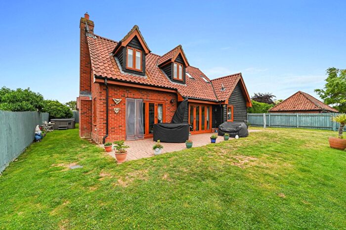 3 Bedroom Detached House For Sale In The Street, Eyke, IP12