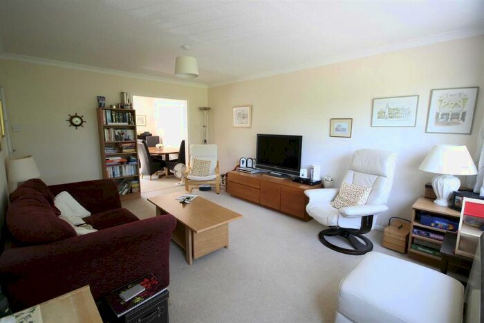 2 Bedroom Maisonette To Rent In Highfield Court, Twyford, Reading, RG10