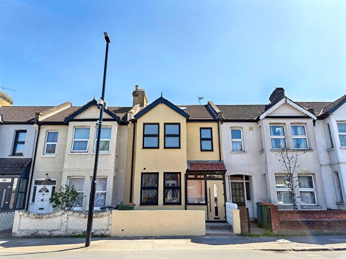 3 Bedroom Terraced House For Sale In Sibley Grove, Manor Park, London, E12