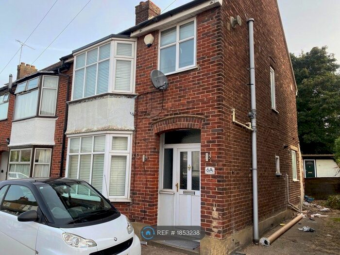 3 Bedroom Semi-Detached House To Rent In Dordans Road, Luton, LU6