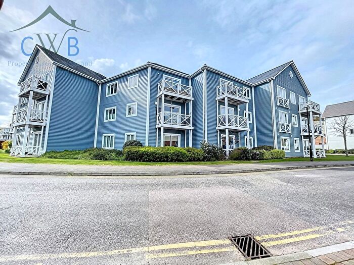 2 Bedroom Flat For Sale In Poynder Drive, Snodland, ME6