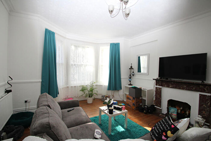 1 Bedroom Flat To Rent In Oakfield Road, Croydon, CR0
