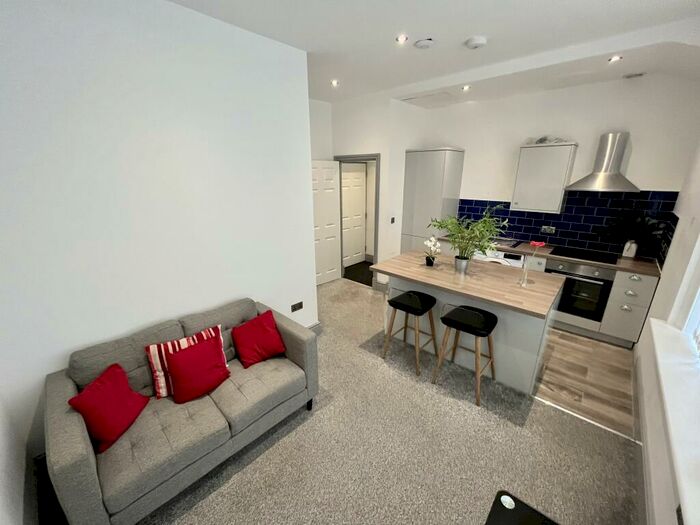 1 Bedroom Apartment To Rent In Flat Coachman/ Central - Darlington, DL1