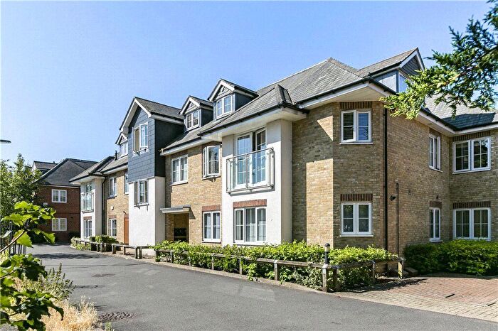 2 Bedroom Flat To Rent In Stoneylands Road, Egham, Surrey, TW20