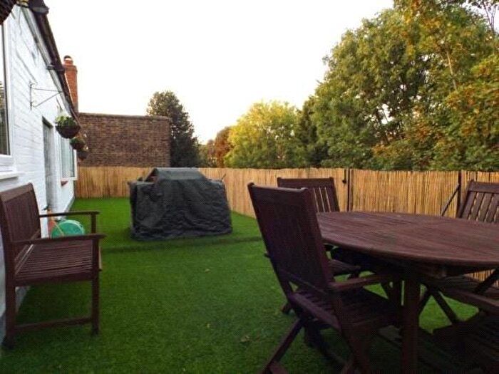 1 Bedroom Flat To Rent In Lonsdale Rd, Wanstead, E11