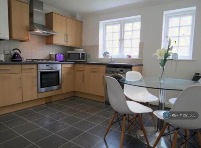 2 Bedroom Flat To Rent In Chy Pons, Cornwall, PL25
