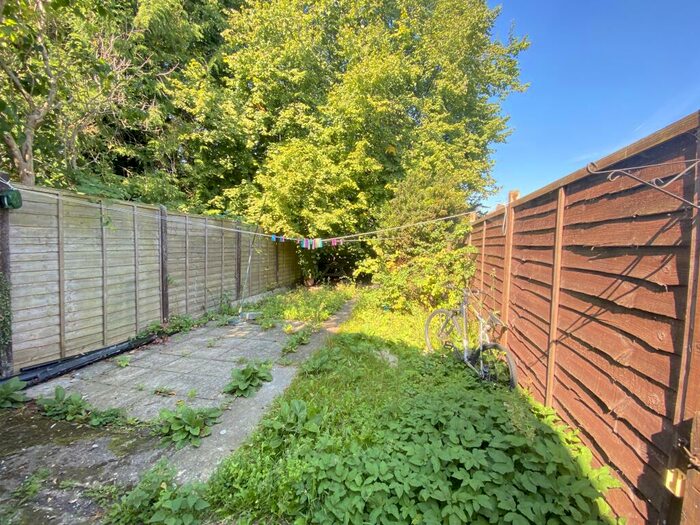 4 Bedroom Terraced House To Rent In Union Street, Dunstable, LU6
