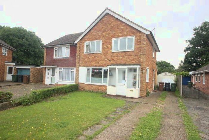 4 Bedroom Property To Rent In Envis Way, Guildford, GU3